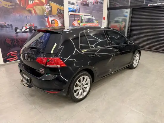 VOLKSWAGEN-GOLF-2014
