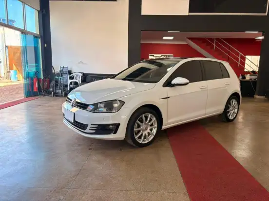 VOLKSWAGEN-GOLF-2014