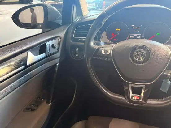 VOLKSWAGEN-GOLF-1.4 TSI HIGHLINE 16V GASOLINA 4P AUTOMÁTICO VOLKSWAGEN-GOLF-2014