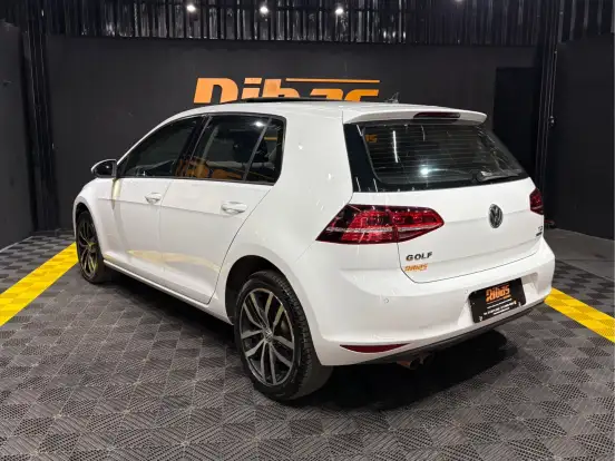 VOLKSWAGEN-GOLF-2013