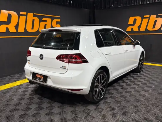 VOLKSWAGEN-GOLF-1.4 TSI HIGHLINE 16V GASOLINA 4P AUTOMÁTICO VOLKSWAGEN-GOLF-2013