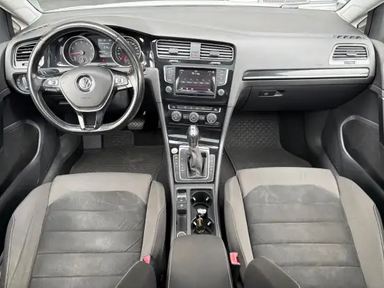 VOLKSWAGEN-GOLF-2013
