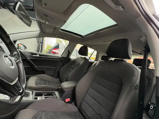 VOLKSWAGEN-GOLF-2013