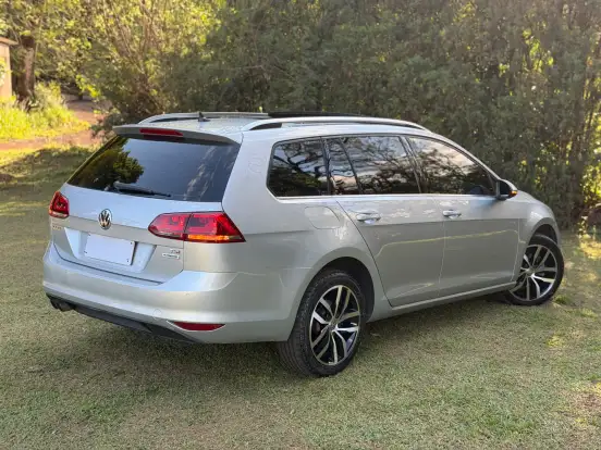VOLKSWAGEN-GOLF-2015