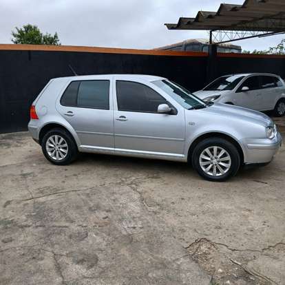 VOLKSWAGEN-GOLF-2001