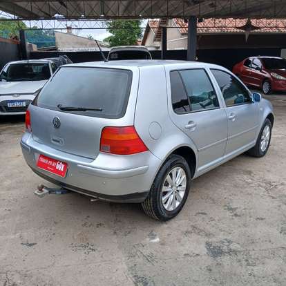 VOLKSWAGEN-GOLF-2001