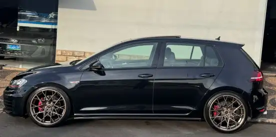 VOLKSWAGEN-GOLF-2014