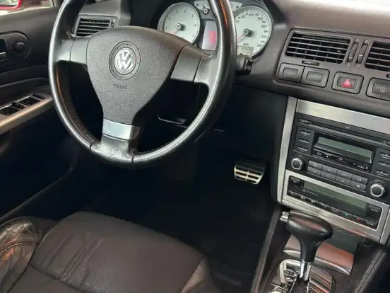 VOLKSWAGEN-GOLF-2.0 MI SPORTLINE 8V FLEX 4P TIPTRONIC VOLKSWAGEN-GOLF-2011