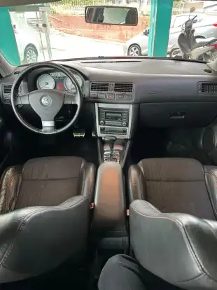 VOLKSWAGEN-GOLF-2011