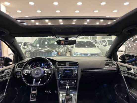 VOLKSWAGEN-GOLF-2017