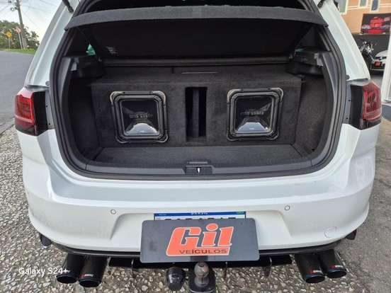 VOLKSWAGEN-GOLF-2015