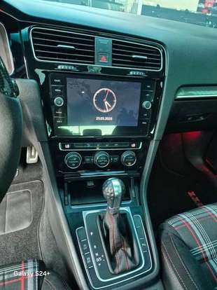 VOLKSWAGEN-GOLF-2015