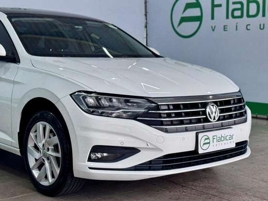VOLKSWAGEN-JETTA-2020