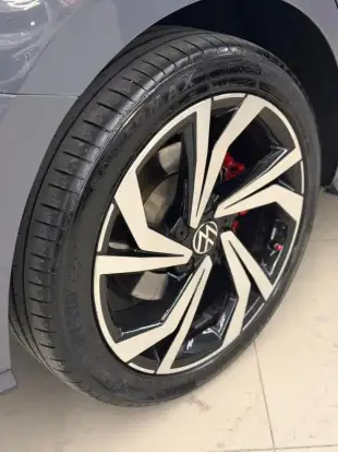 VOLKSWAGEN-JETTA-2023