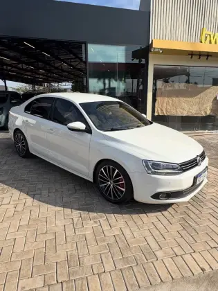 VOLKSWAGEN JETTA 2.0 COMFORTLINE FLEX 4P MANUAL