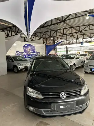 VOLKSWAGEN-JETTA-2011