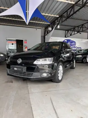 VOLKSWAGEN-JETTA-2011