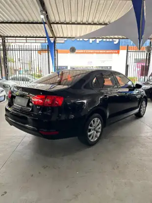 VOLKSWAGEN-JETTA-2011