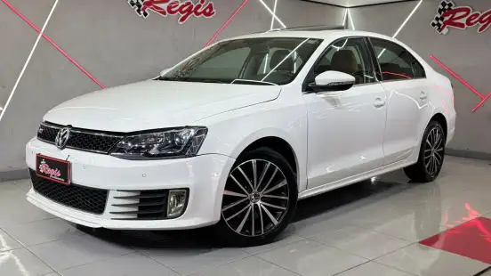 VOLKSWAGEN-JETTA-2013