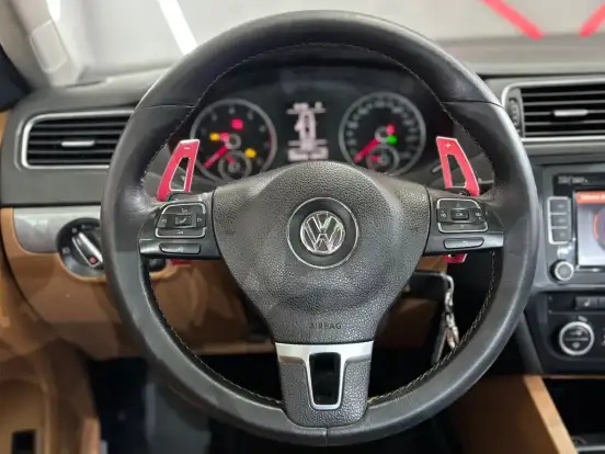 VOLKSWAGEN-JETTA-2.0 TSI HIGHLINE 200CV GASOLINA 4P TIPTRONIC VOLKSWAGEN-JETTA-2013