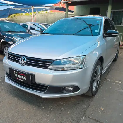 VOLKSWAGEN JETTA 2.0 TSI HIGHLINE 211CV GASOLINA 4P TIPTRONIC