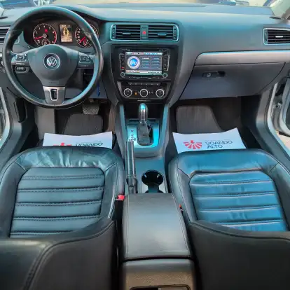 VOLKSWAGEN-JETTA-2013
