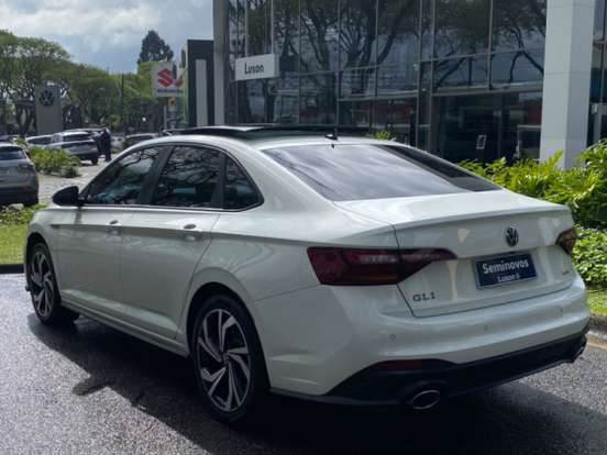 VOLKSWAGEN-JETTA-2024