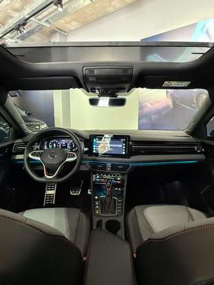 VOLKSWAGEN-JETTA-2025