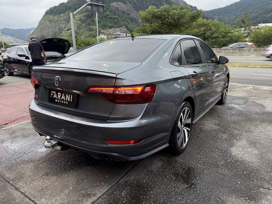 VOLKSWAGEN-JETTA-2021