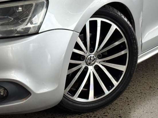 VOLKSWAGEN-JETTA-2.0 COMFORTLINE FLEX 4P MANUAL VOLKSWAGEN-JETTA-2011