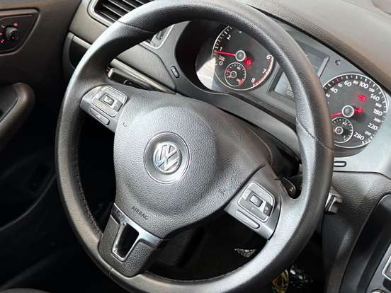 VOLKSWAGEN-JETTA-2.0 COMFORTLINE FLEX 4P MANUAL VOLKSWAGEN-JETTA-2011