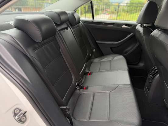 VOLKSWAGEN-JETTA-2.0 COMFORTLINE FLEX 4P TIPTRONIC VOLKSWAGEN-JETTA-2013