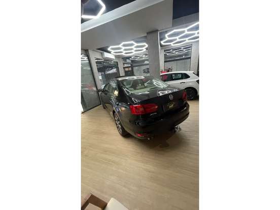 VOLKSWAGEN-JETTA-2.0 COMFORTLINE FLEX 4P TIPTRONIC VOLKSWAGEN-JETTA-2011