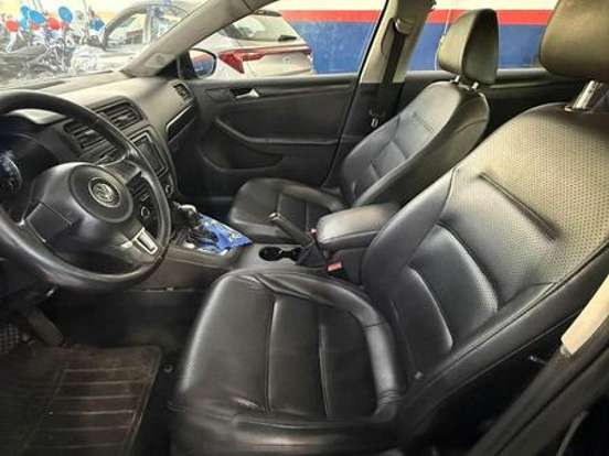 VOLKSWAGEN-JETTA-2.0 COMFORTLINE FLEX 4P TIPTRONIC VOLKSWAGEN-JETTA-2012