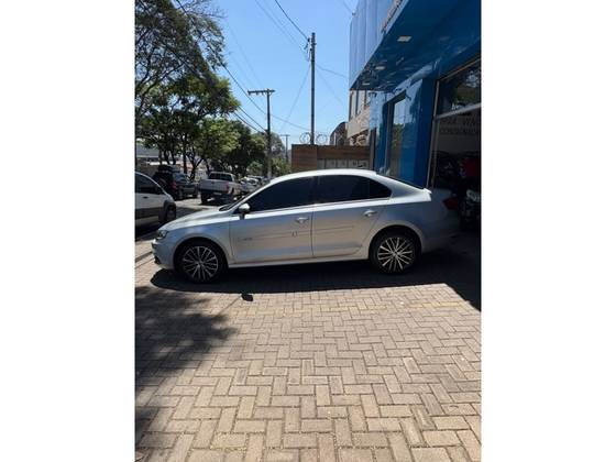 VOLKSWAGEN JETTA 2.0 TSI HIGHLINE 200CV GASOLINA 4P TIPTRONIC