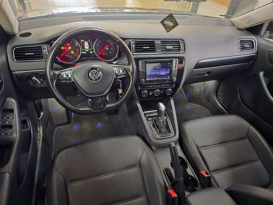 VOLKSWAGEN-JETTA-2016