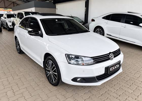 VOLKSWAGEN JETTA 2.0 TSI HIGHLINE 211CV GASOLINA 4P TIPTRONIC