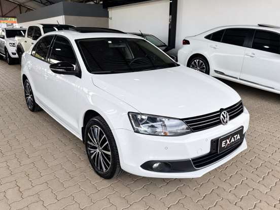 VOLKSWAGEN-JETTA-2.0 TSI HIGHLINE 211CV GASOLINA 4P TIPTRONIC VOLKSWAGEN-JETTA-2013