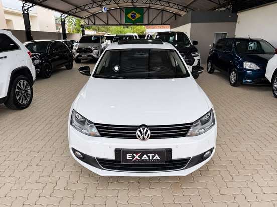 VOLKSWAGEN-JETTA-2013