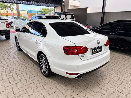 VOLKSWAGEN-JETTA-2.0 TSI HIGHLINE 211CV GASOLINA 4P TIPTRONIC VOLKSWAGEN-JETTA-2013