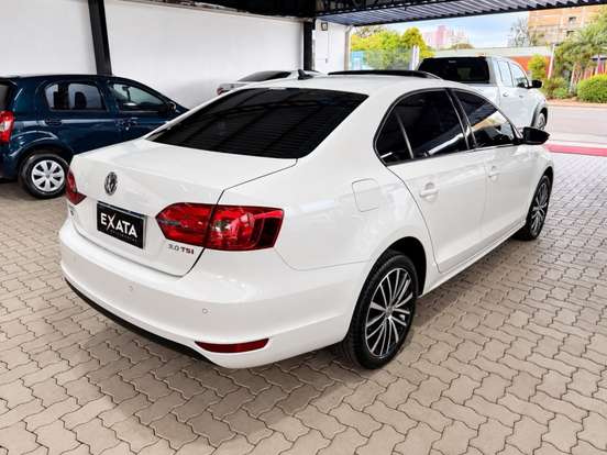 VOLKSWAGEN-JETTA-2.0 TSI HIGHLINE 211CV GASOLINA 4P TIPTRONIC VOLKSWAGEN-JETTA-2013