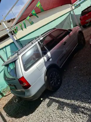VOLKSWAGEN-PARATI-2010