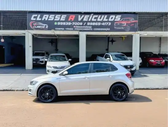 VOLKSWAGEN-POLO-2019
