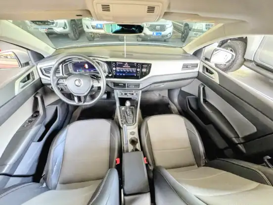 VOLKSWAGEN-POLO-1.0 200 TSI HIGHLINE AUTOMÁTICO VOLKSWAGEN-POLO-2019