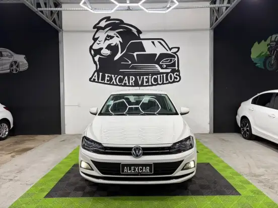 VOLKSWAGEN-POLO-2019
