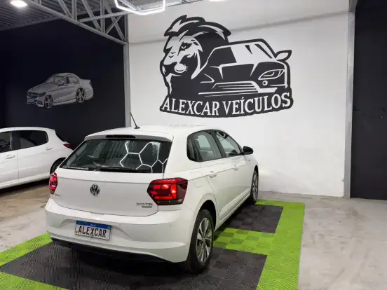 VOLKSWAGEN-POLO-2019