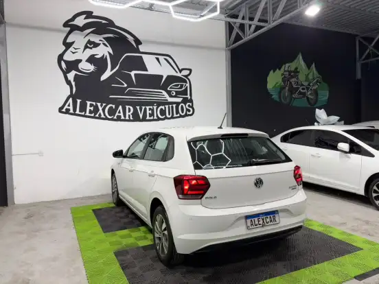 VOLKSWAGEN-POLO-2019