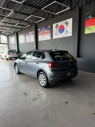 VOLKSWAGEN-POLO-2021