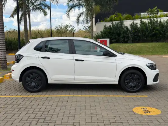 VOLKSWAGEN-POLO-2024