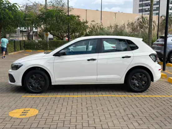 VOLKSWAGEN-POLO-2024